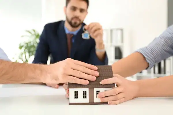 Couple arguing over property in divorce mediation Cheltenham